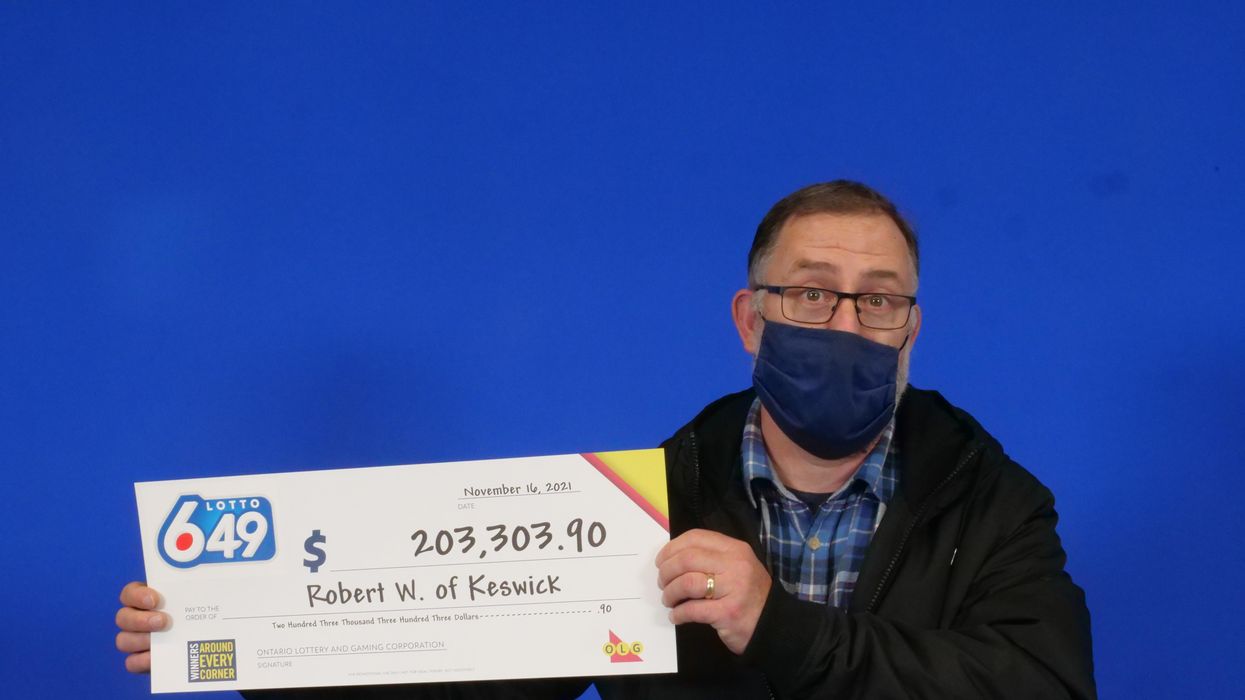 Ontario Lottery Winner Didn't Have His Glasses On & His Son Had To Tell Him He Won