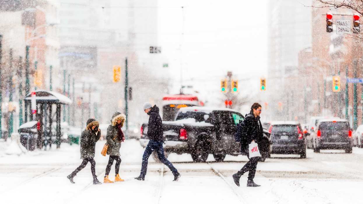 Ontario's Weather Is Messy With Up To 10 cm Of Snow & Winter Travel Advisories Are In Place