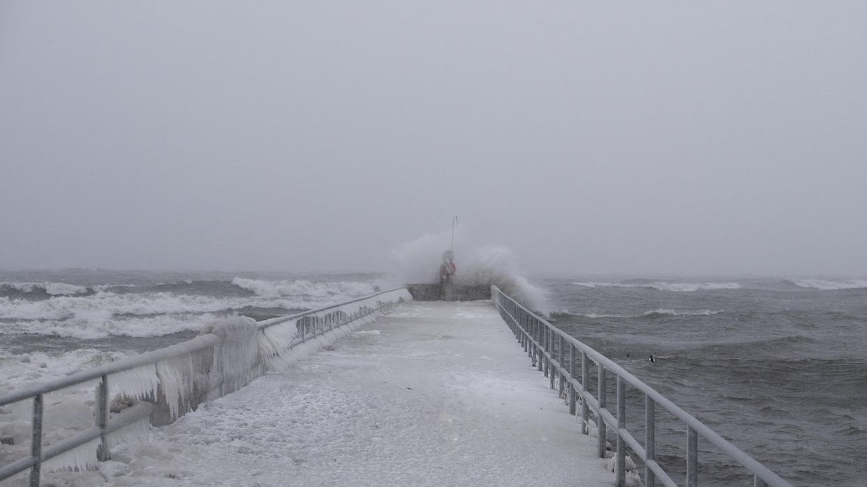 Ontario's Weather Is So Windy That Spots Are Getting Hit With Warnings Of Outages & More