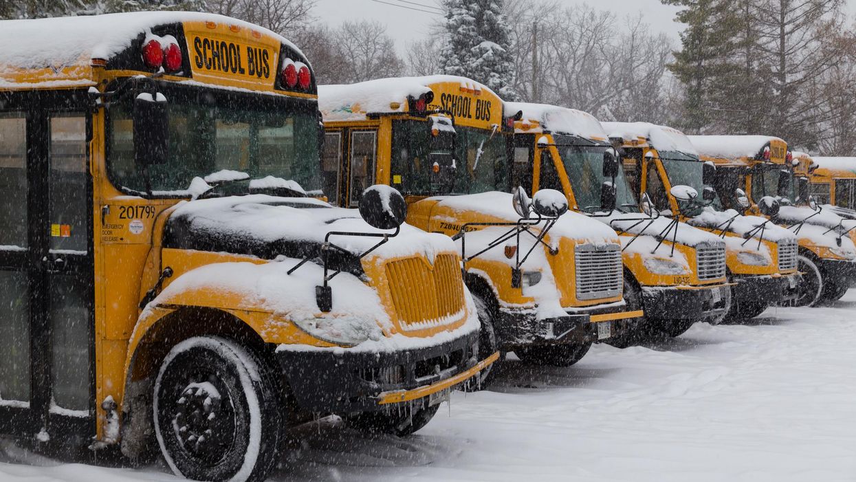 Ontario Schools Are Shutting Down & People Are Being Told Not To Travel As Winter Storm Rages On