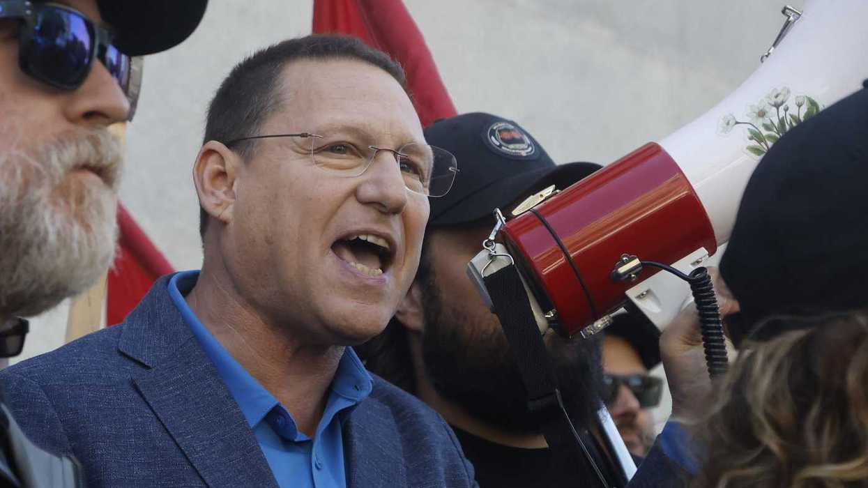 Opposition sees political gain in economy bill