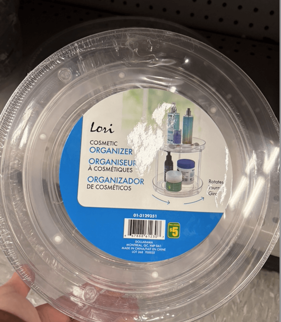 Organisateur \u00e0 cosm\u00e9tiques rotatif.