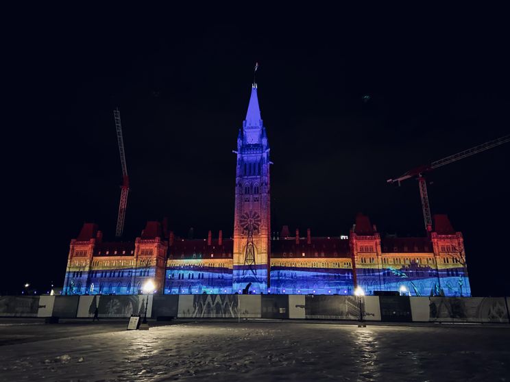 Ottawa Christmas 2022 Ottawa's Parliament Hill Has A New Dazzling Holiday Show & Here's A First  Look (Photos) - Narcity