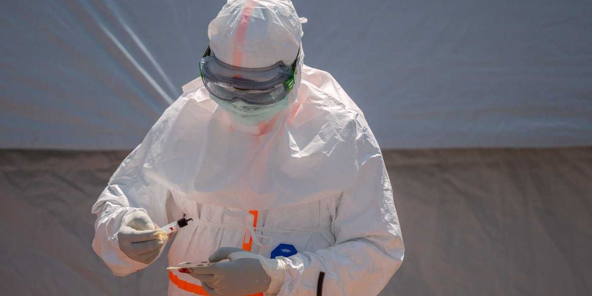 Ottawa to temporarily ban foreign nationals travelling from Congo over Ebola risk Ottawa to temporarily ban foreign nationals travelling from Congo over Ebola risk