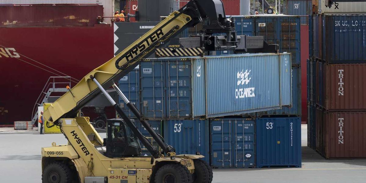 Ottawa to rebate 0M in freight costs to ship steel across Canada Ottawa to rebate 0M in freight costs to ship steel across Canada