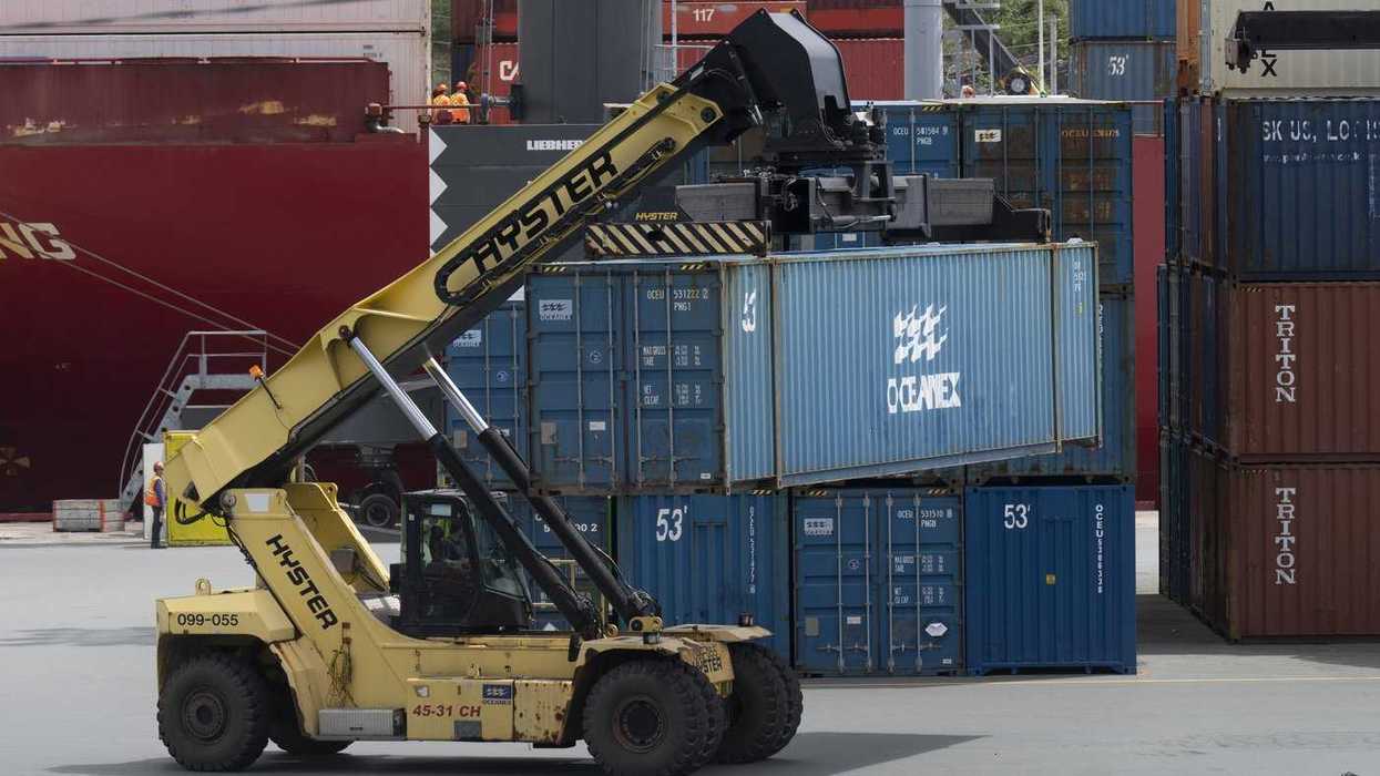 Ottawa to rebate steel freight costs across Canada