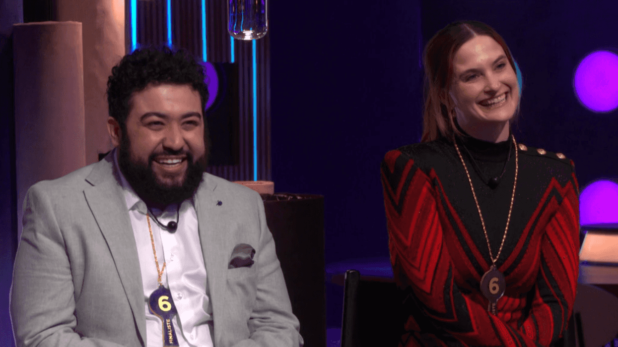 Oussama Fares et Gabrielle Côté devant le jury à Big Brother Célébrités 6.