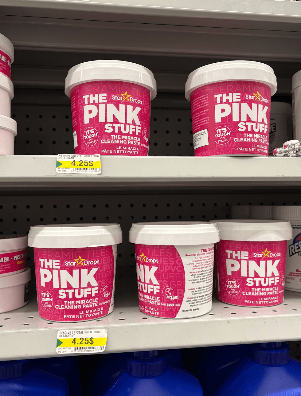 P\u00e2tes nettoyantes The Pink Stuff sur les tablettes du Dollarama.