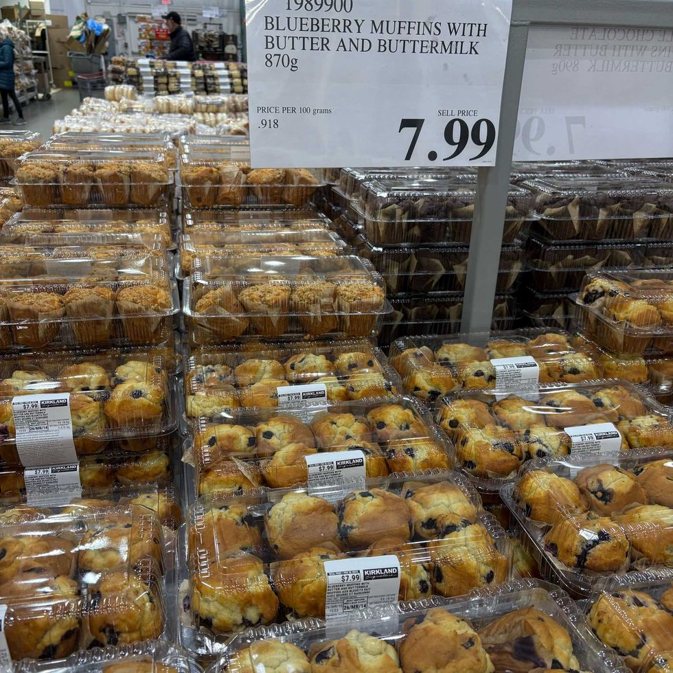 packs of \u200bKirkland Signature muffins