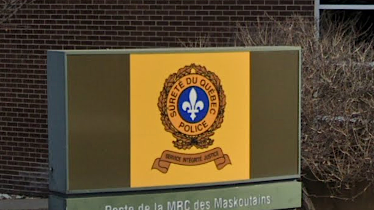 Pancarte de la Sûreté du Québec.