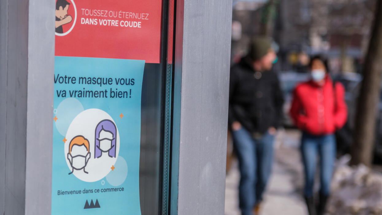 Pancarte rappelant les mesures sanitaires contre la COVID-19 au Québec.