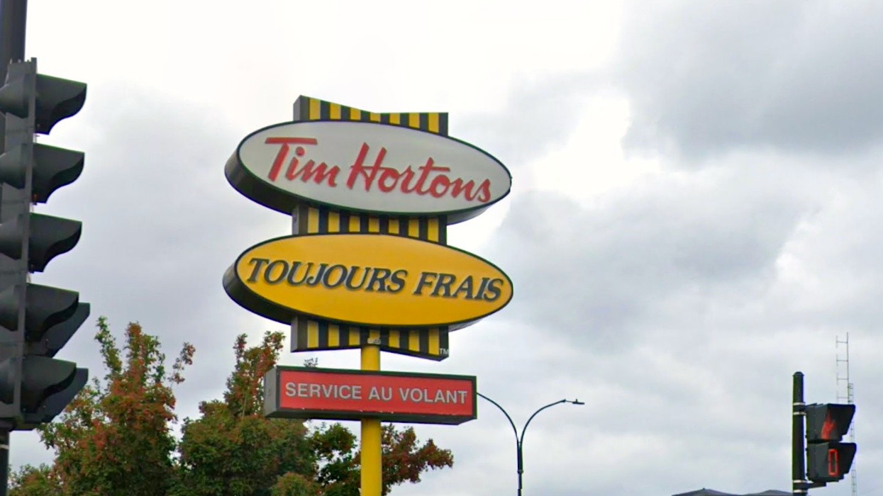 Panneau du Tim Hortons à Montréal.