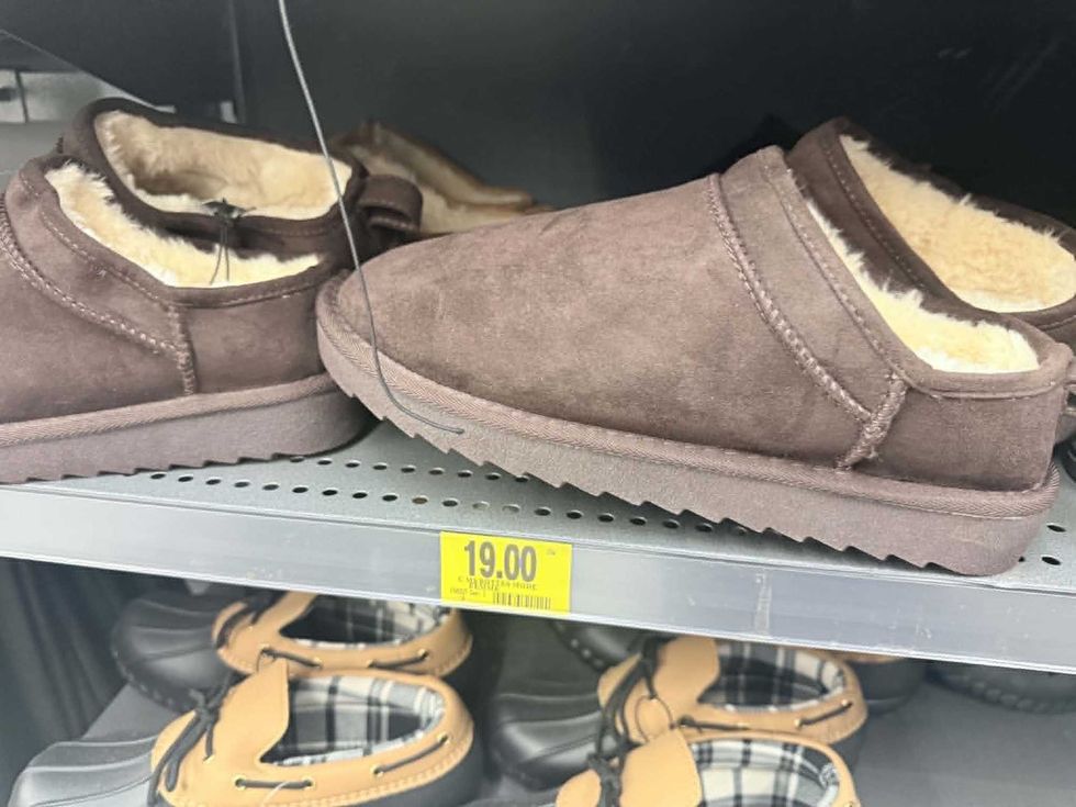 Pantoufles d'ext\u00e9rieur doubl\u00e9es en vente au Tigre G\u00e9ant pour 19 $.