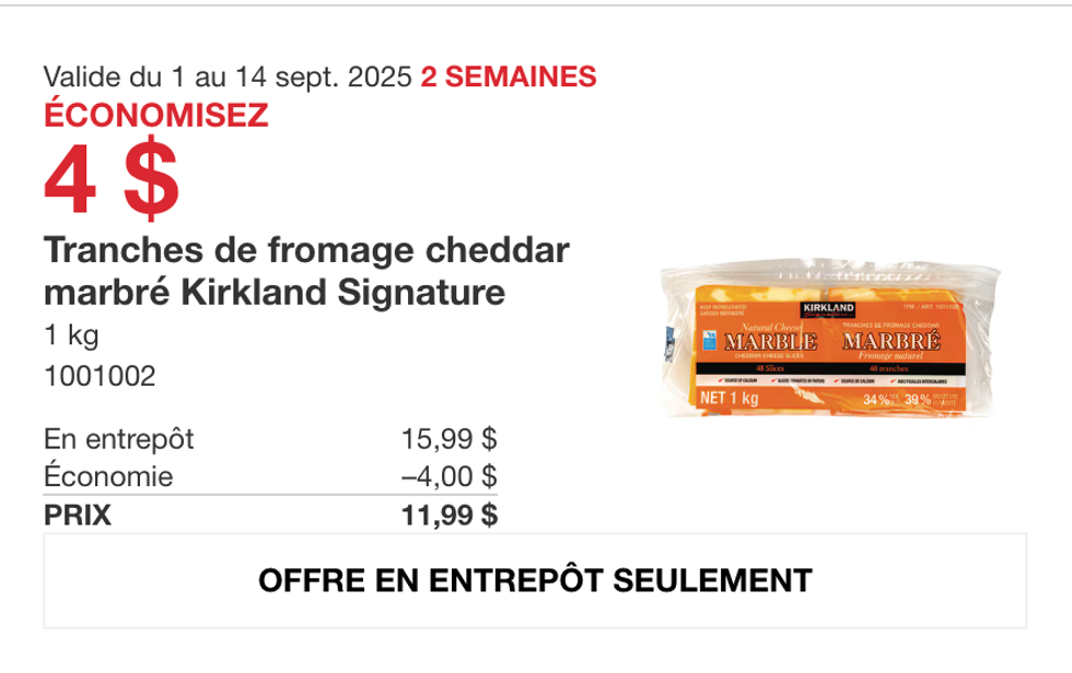 Paquet de 1 kg de tranches de fromage cheddar marbr\u00e9 Kirkland Signature en vedette dans la circulaire du Costco.