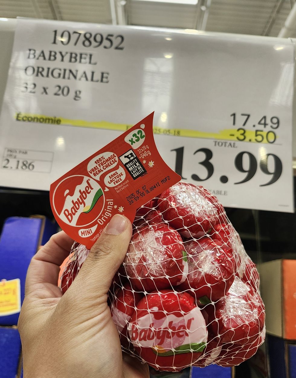 Paquet de 32 fromages de la marque Babybel.