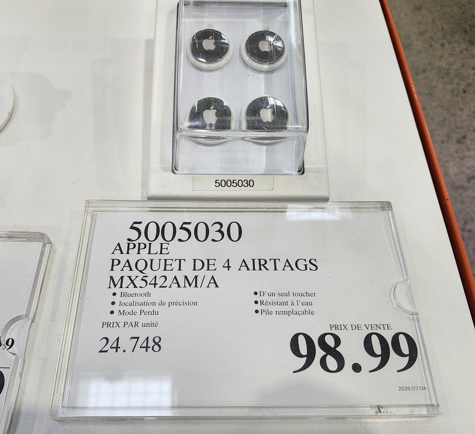 Paquet de AirTags d'Apple.