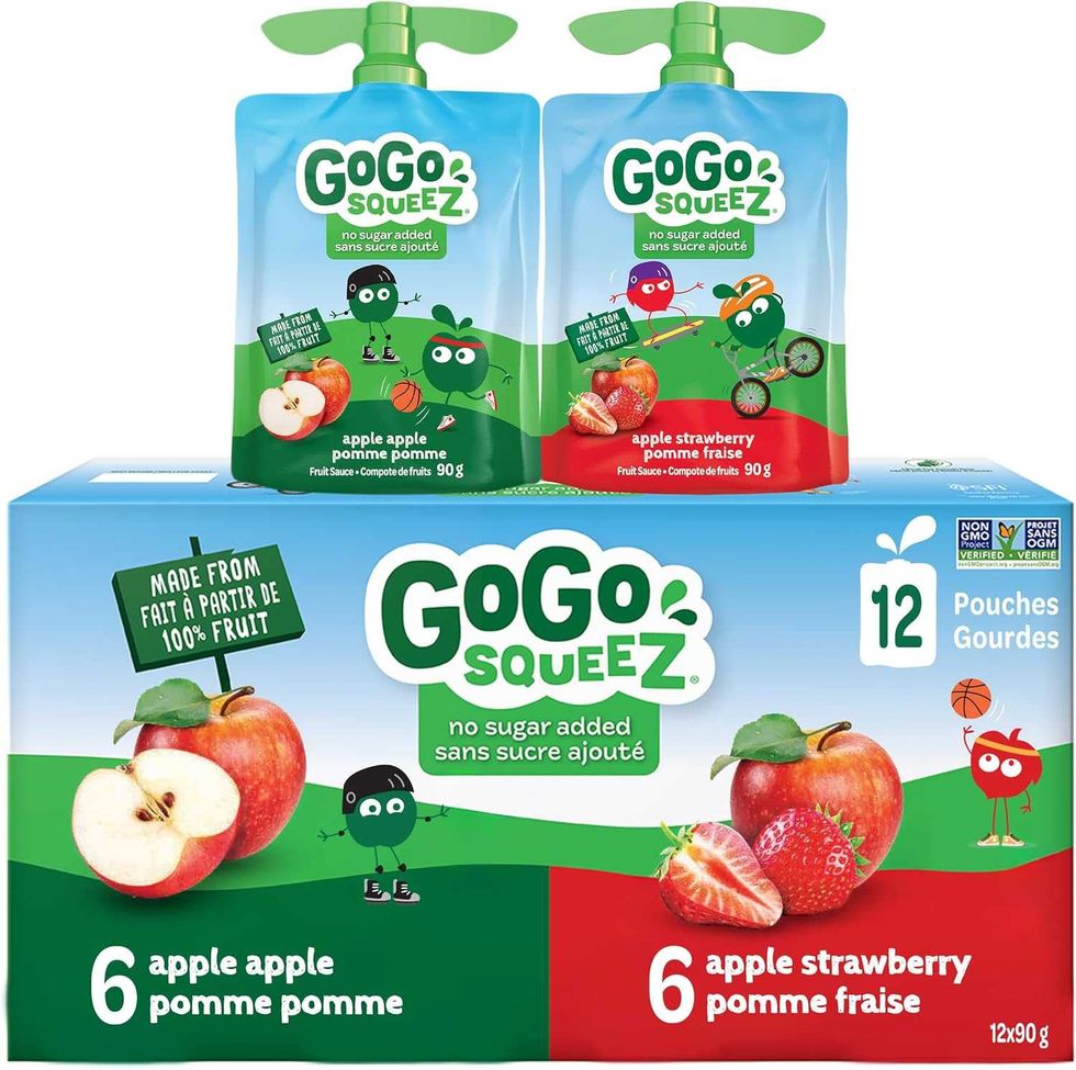 Paquet de douze pochettes de compote de pomme.