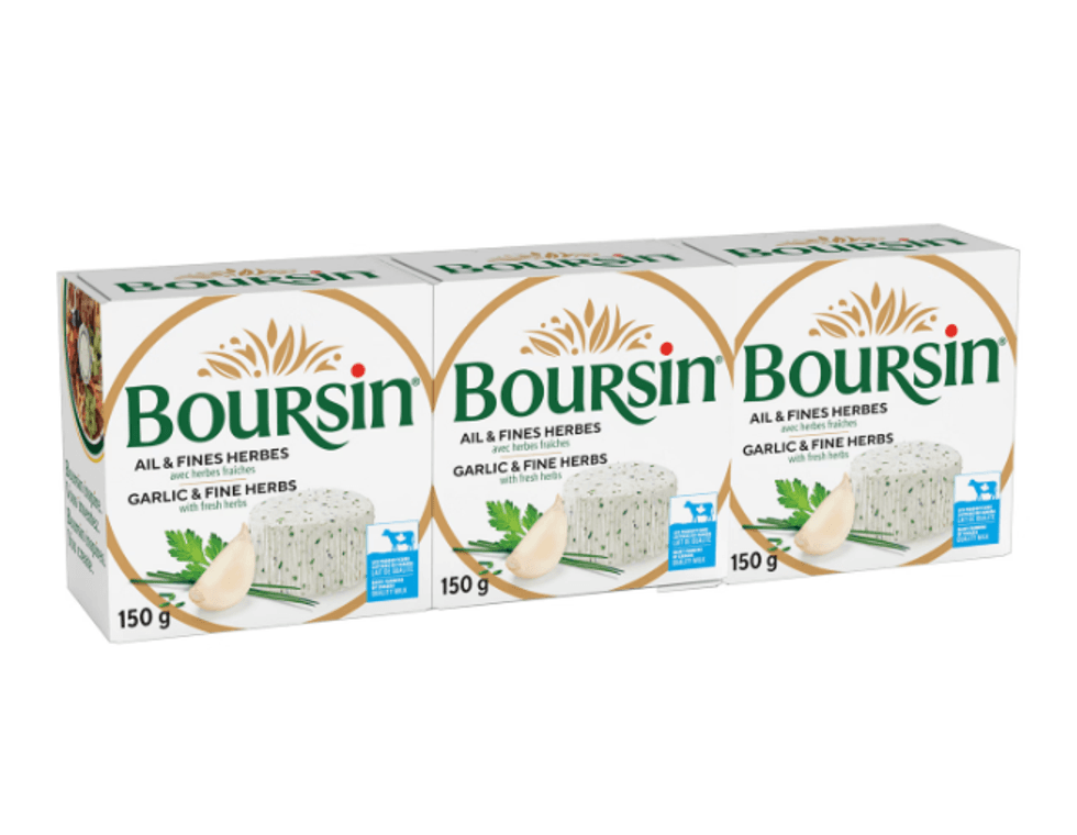 Paquet de trois fromages Boursin \u00e0 l\u2019ail et aux fines herbes vendu au Costco.