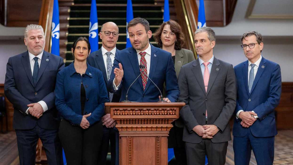Paul St-Pierre Plamondon et d'autres députés et porte-paroles péquistes, en décembre 2025.