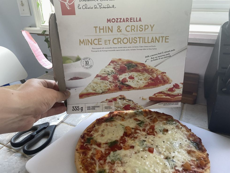 PC Mozzarella Thin & Crispy pizza.