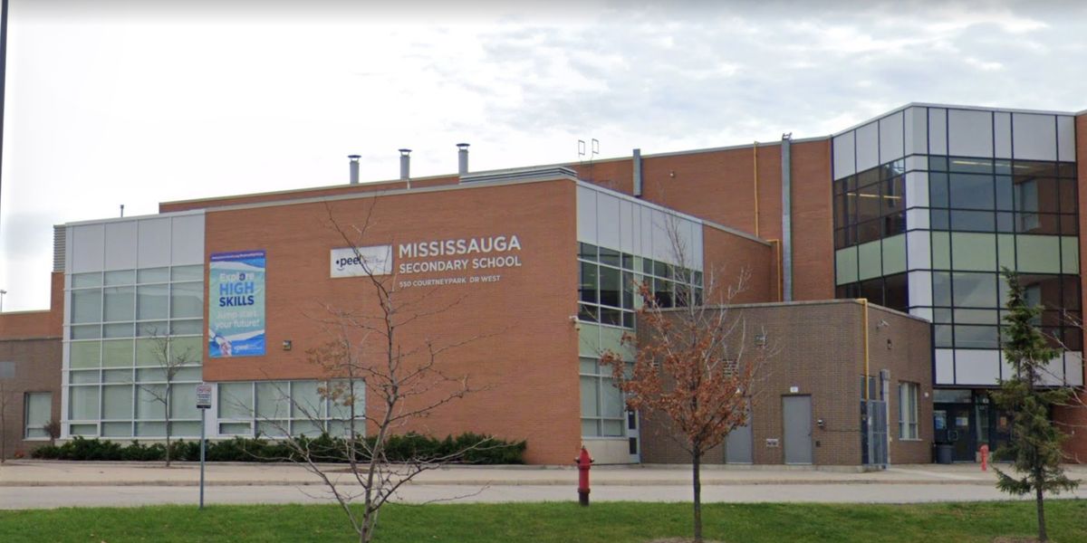 All Peel Schools Are Closing Down For The Next Two Weeks Narcity all-peel-schools-are-closing-down-for-the-next-two-weeks-narcity