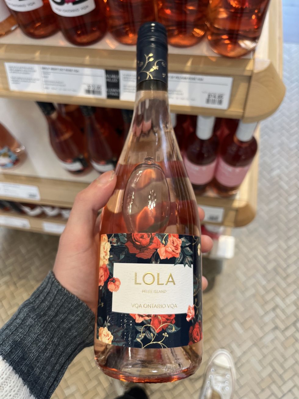 Pelee Island Lola Sparkling Blush.