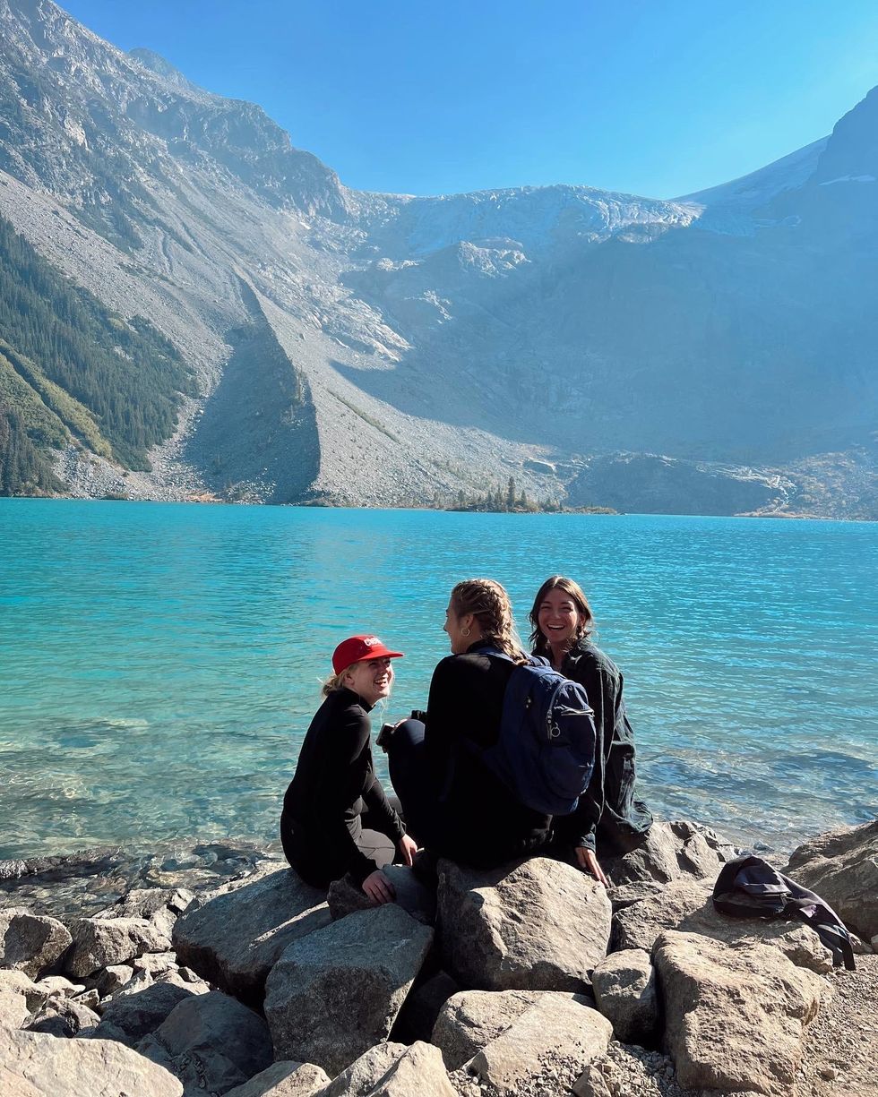 People at Joffre Lakes.