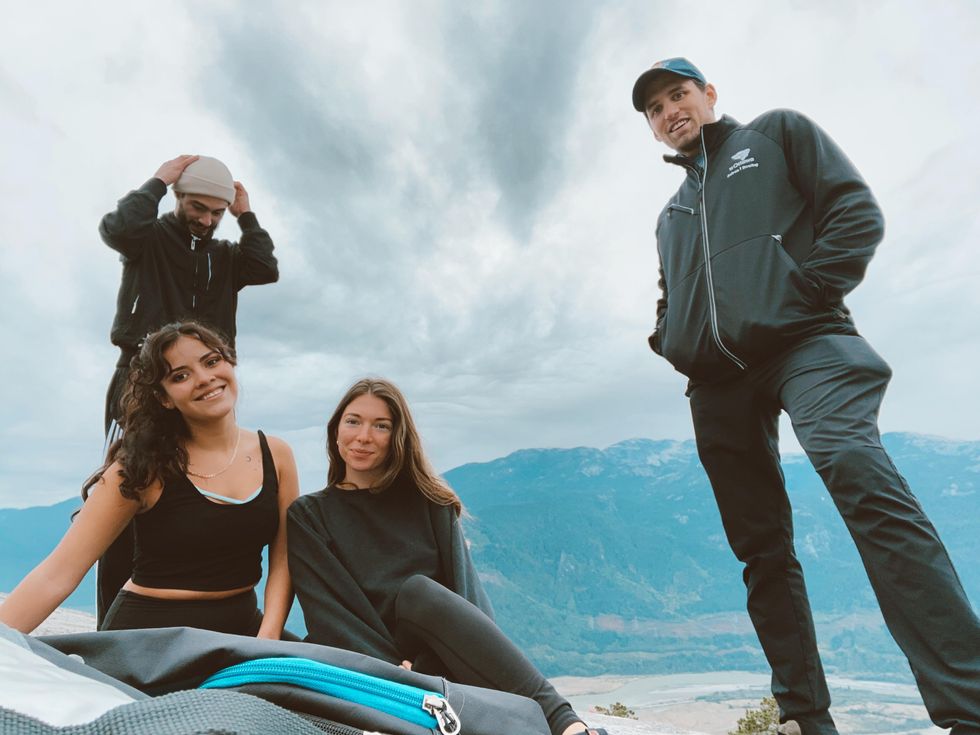 People at the Stawamus Chief.