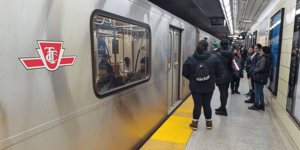 7 TTC Etiquette Rules You Should Follow While Riding The TTC, According ...