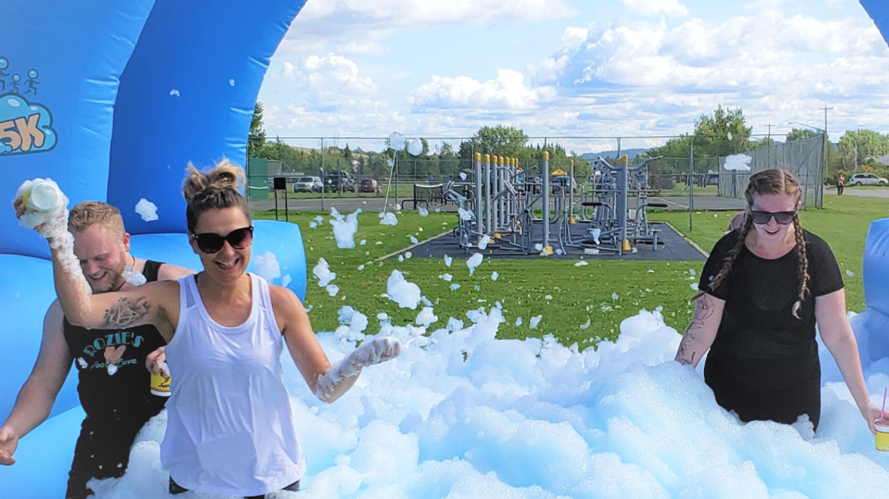 People participating in the Bubble Chase 5K.