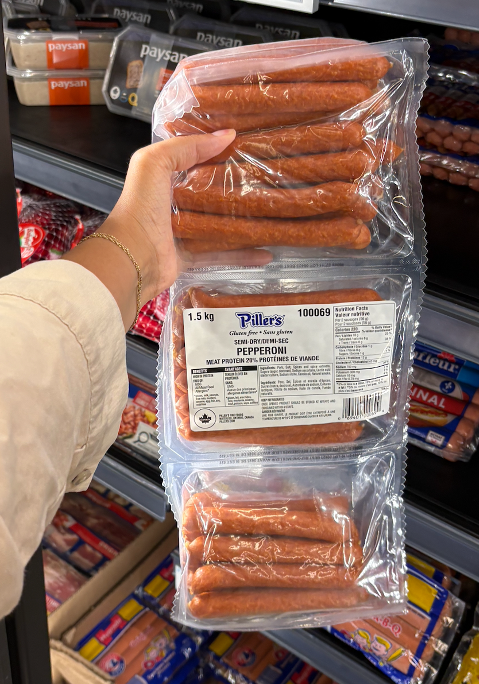 Pepperoni semi-sec Piller\u2019s dans les rayons du Club Entrep\u00f4t.