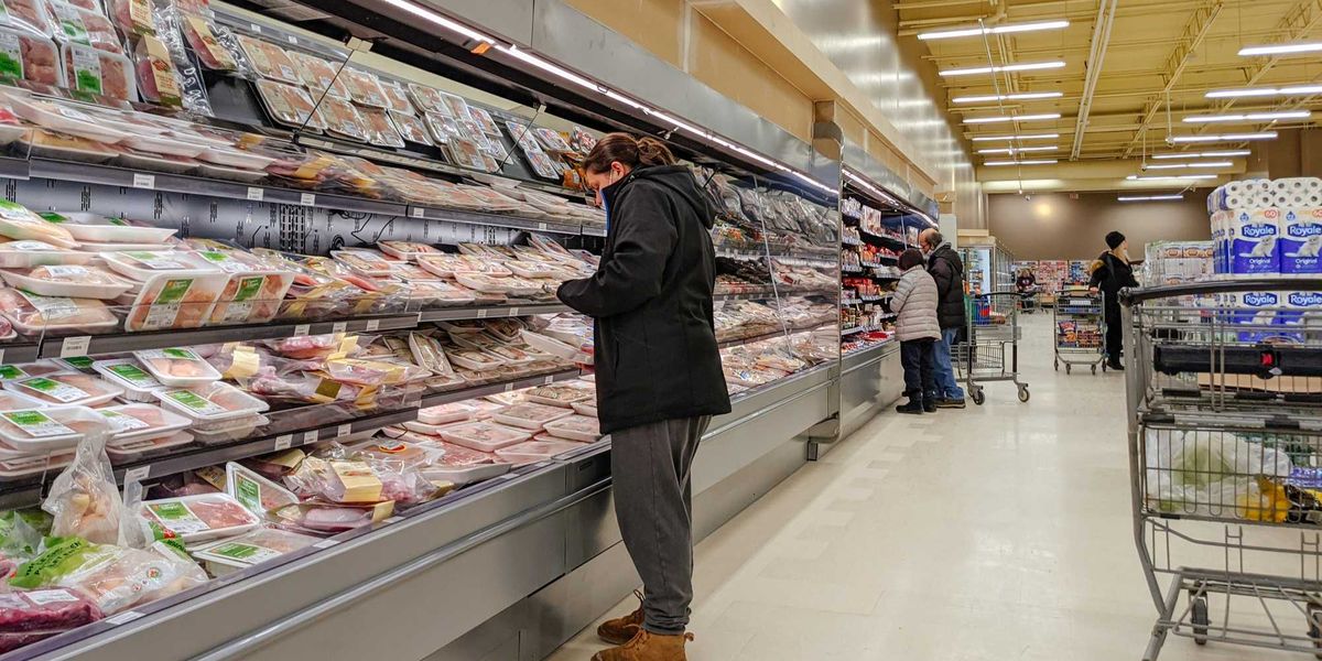 Ground beef sold at some Ontario grocery stores is recalled due to possible pieces of plastic