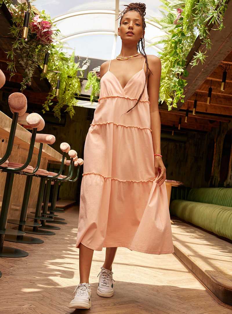 Simons Canada Is Having A 50% Off Sale RN & Here Are 6 Summer Dresses You  Can Add To Your Closet - Narcity