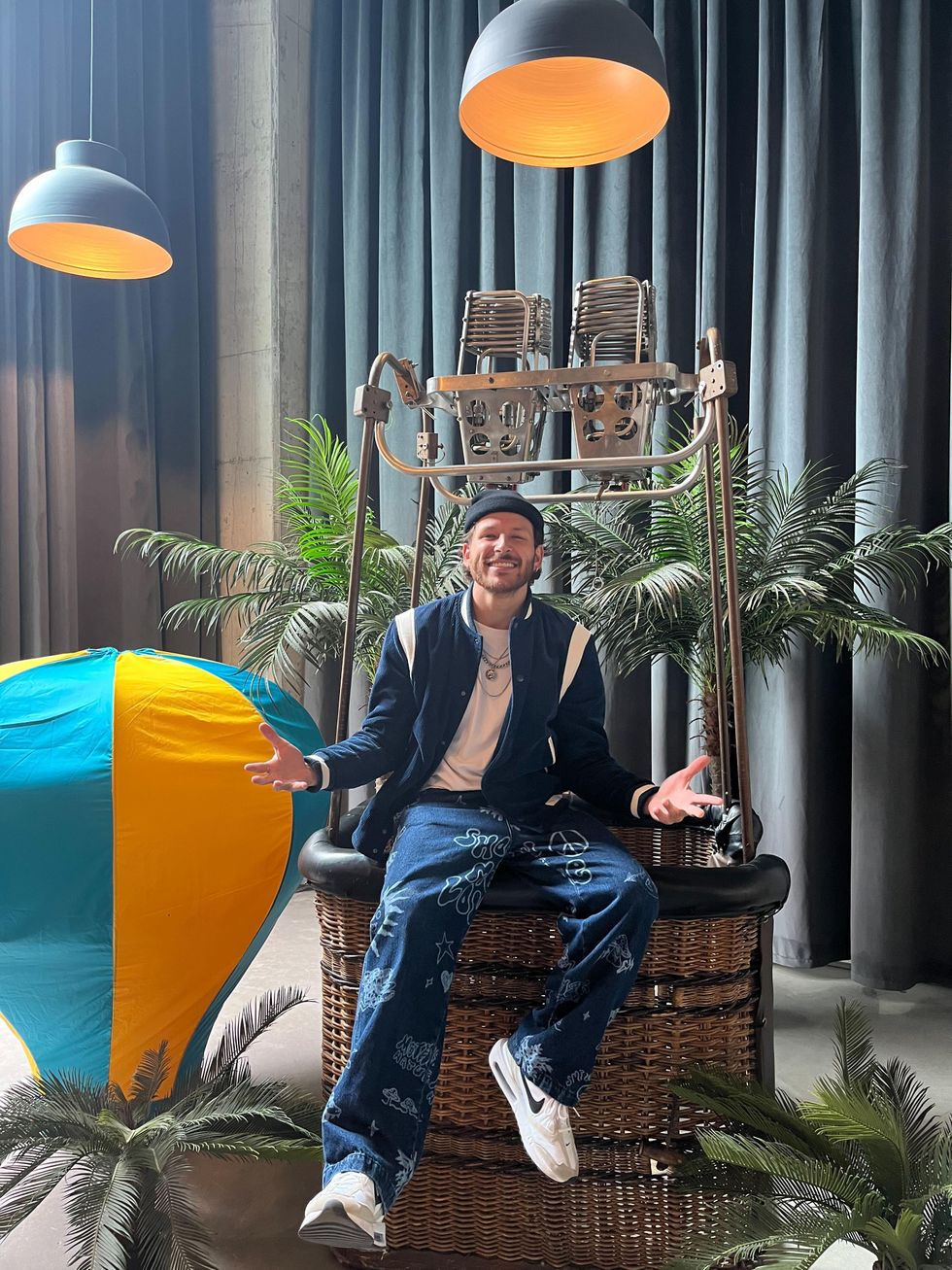 PETiTOM pour l'International de montgolfi\u00e8res.