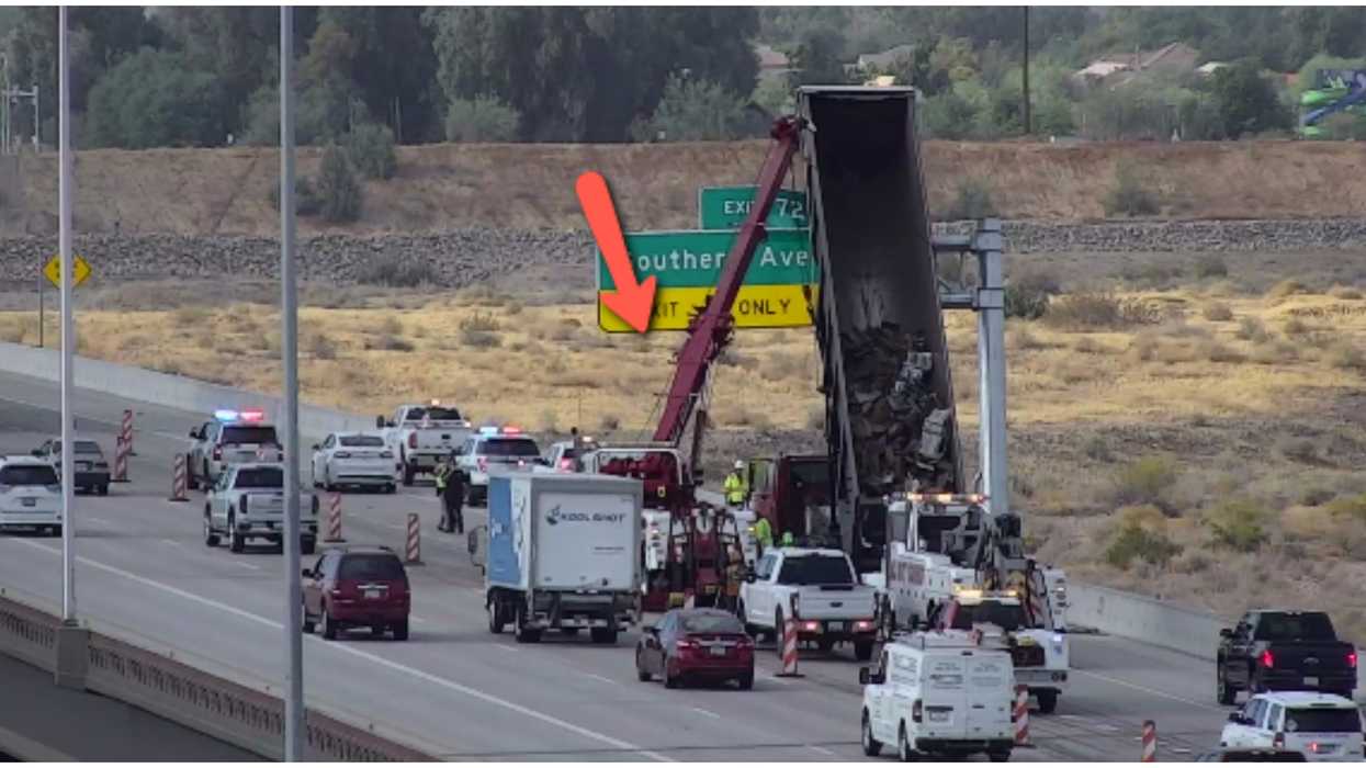 Phoenix Crash Today Resulted In A Semi Getting Stuck On An Exit Sign