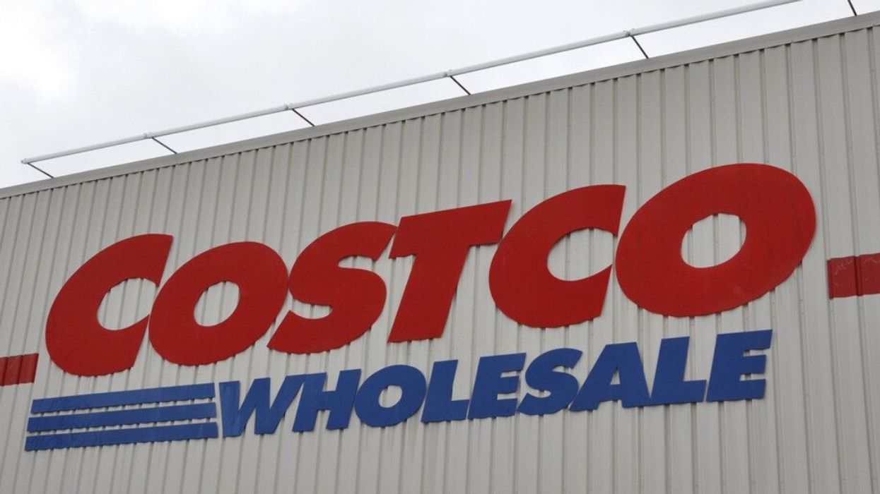 Photo de l'enseigne d'une succursale Costco.