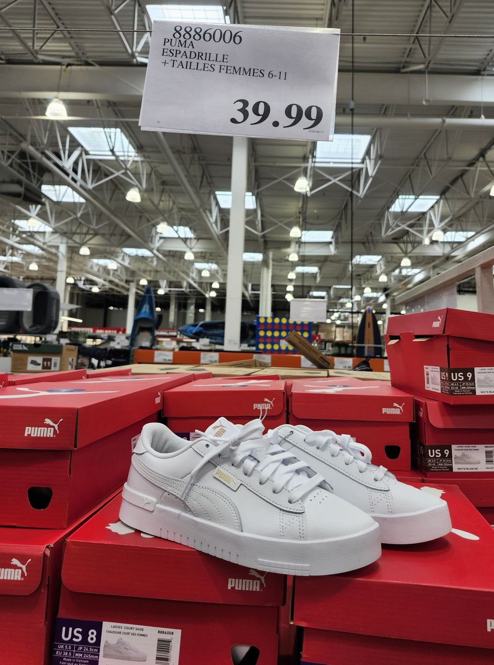 Photo de souliers sport marque Puma disponibles au Costco.