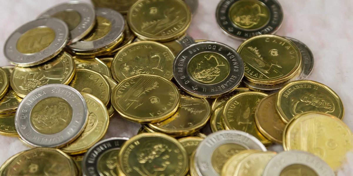 Canada’s new coin is a light blue toonie celebrating the CN Tower and it glows in the dark Canada’s new coin is a light blue toonie celebrating the CN Tower and it glows in the dark