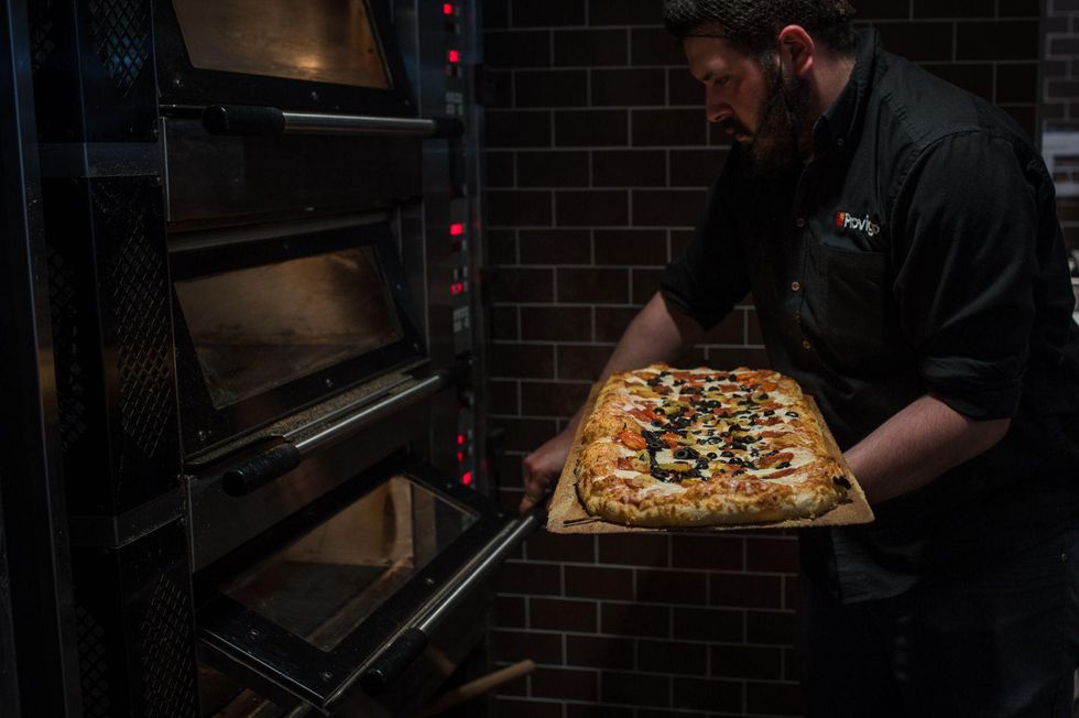 Pizza au four \u00e0 pierre.