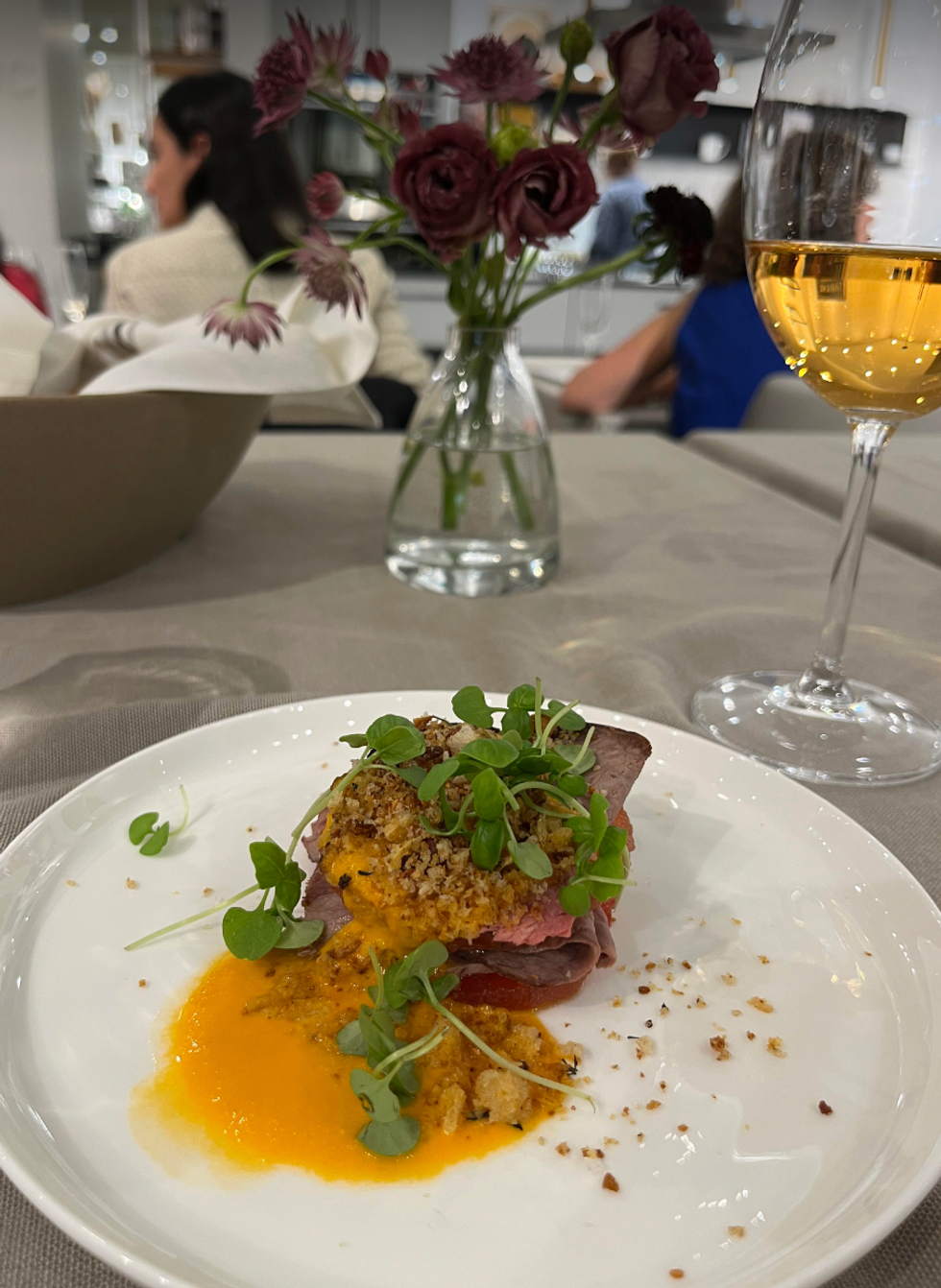 Plat \u00ab Melon d'eau compress\u00e9 \u00bb de la cheffe Fanny Ducharme.