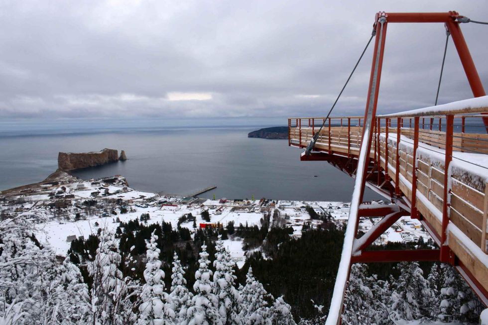 Plateforme suspendue.