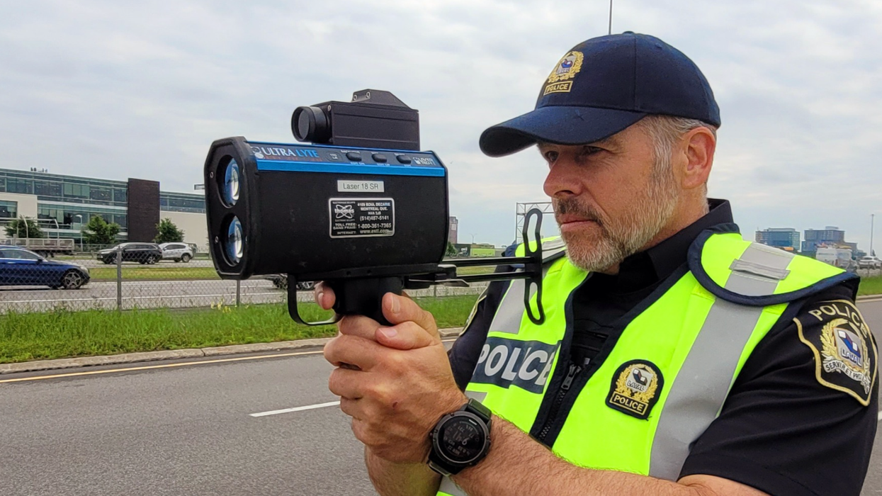 Policier de Laval au travail.