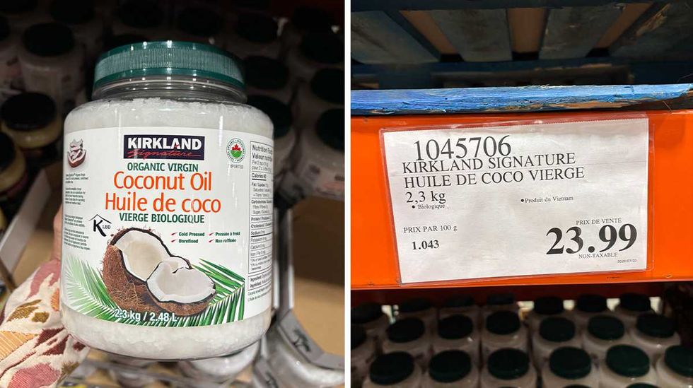 Pot de 2,3 kg d'huile de coco de marque Kirkland chez Costco. Droite : \u00c9tiquette de prix Costco pour l'huile de coco.