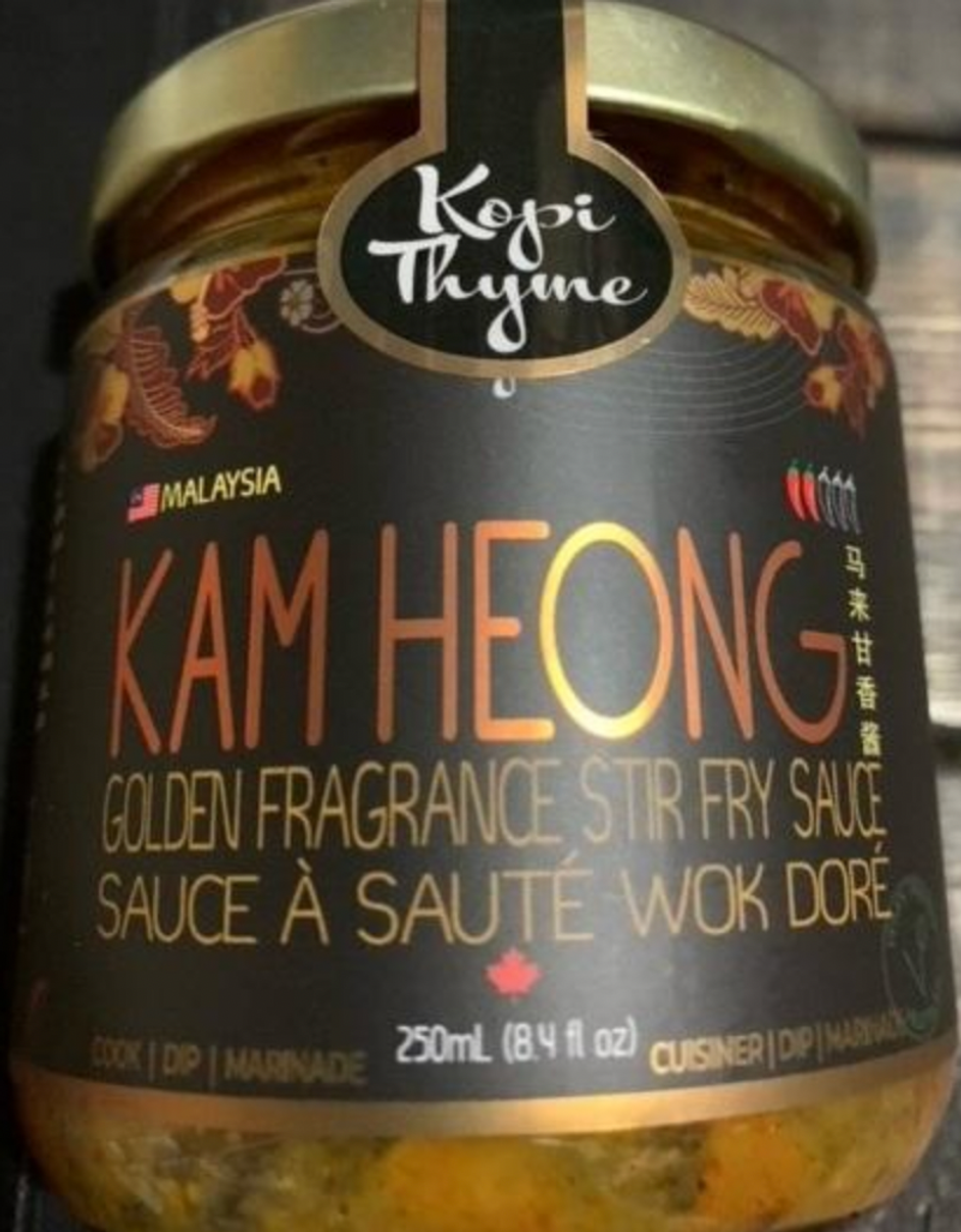 Pot de sauce \u00e0 saut\u00e9 wok dor\u00e9 Kam Heong de la marque \u200bKopi Thyme.