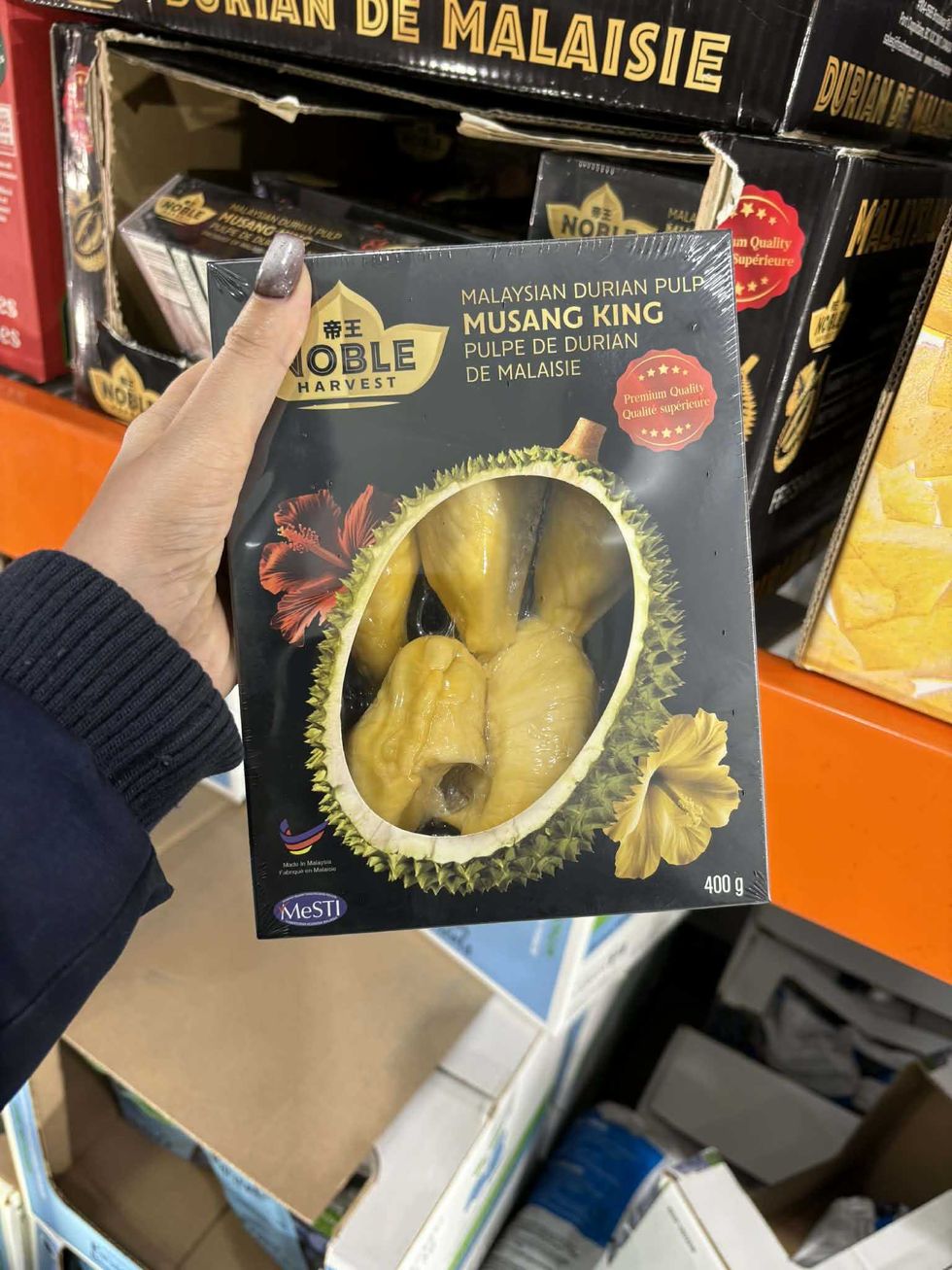 Pulpe de durian Musang King Noble Harvest de Malaisie en bo\u00eete de 400 g au Costco.