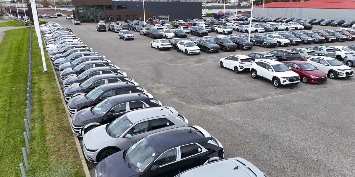 Quebec lowers electric vehicle sales targets for second time Quebec lowers electric vehicle sales targets for second time