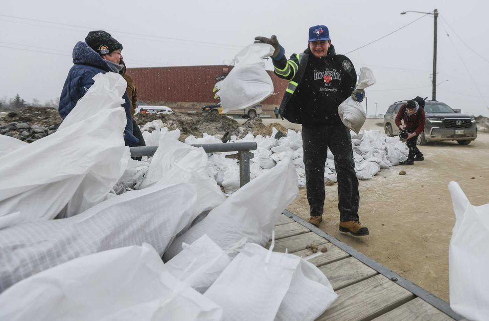 Quebec, Ontario, Manitoba prepare for flooding