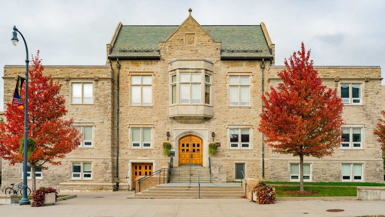 Queens University Tells All Students To Stay Off Campus Until Late January