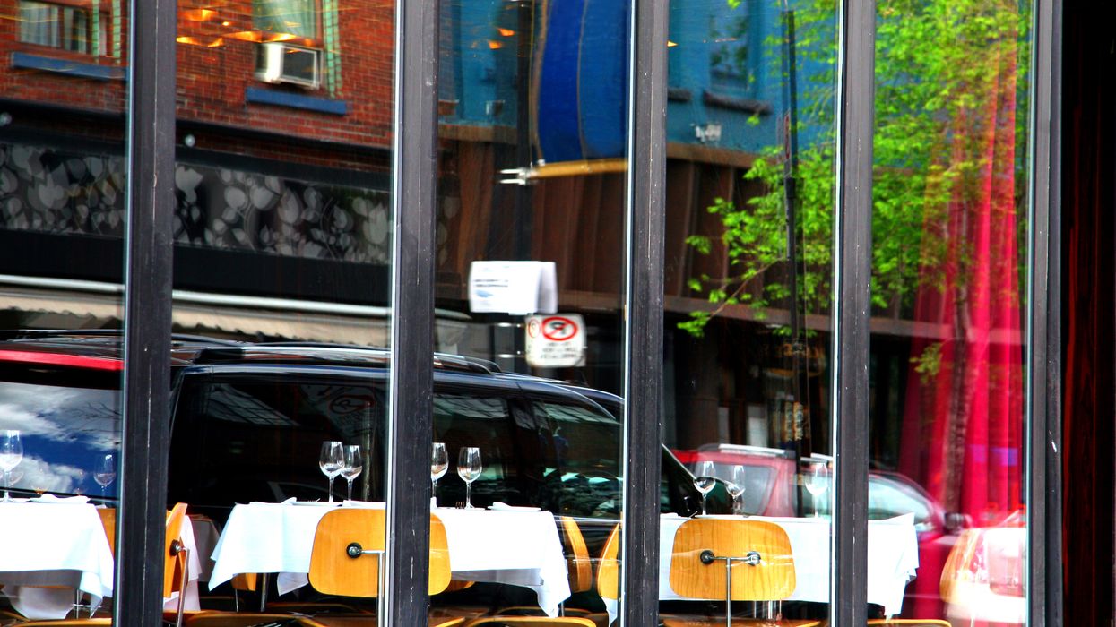 Qui peut manger au resto ensemble en zone orange au Québec?