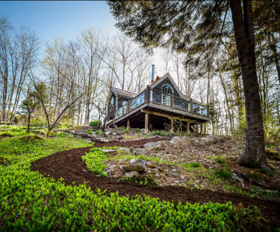 Quiet Riverside Retreat.